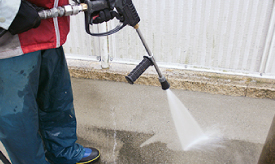 高圧洗浄機を使用した清掃