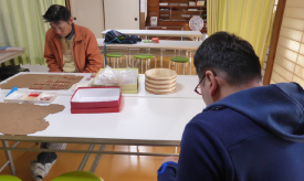 検品・テープ貼り作業2