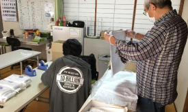 タオルたたみ作業1